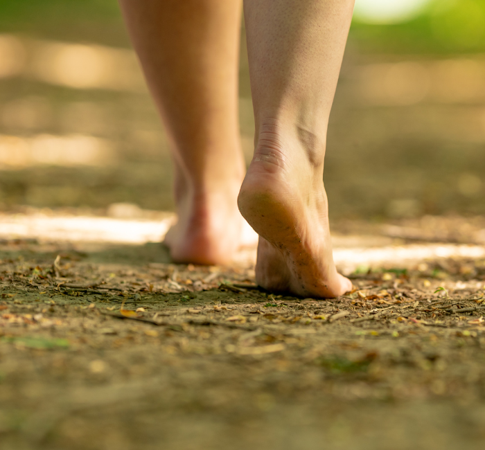 Técnicas de Grounding: Conectando-se com a Terra para Equilíbrio e Bem-Estar