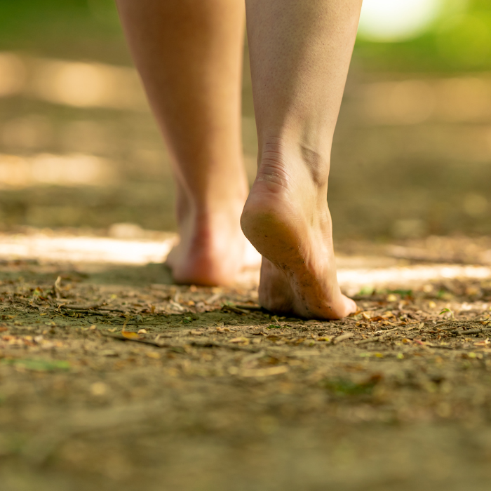 Técnicas de Grounding: Conectando-se com a Terra para Equilíbrio e Bem-Estar